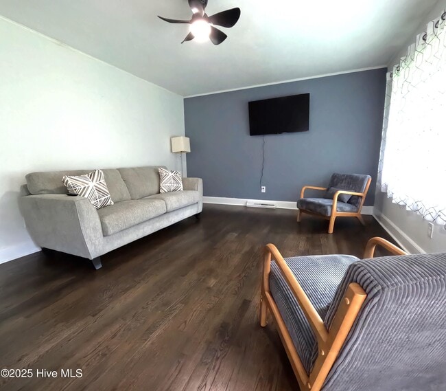 301 Cobb Dr in Elm City, NC - Building Photo - Building Photo