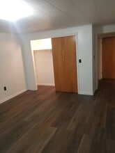 190 Marchand Dr, Unit 1 in Westover, WV - Foto de edificio - Building Photo