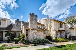 2952 Meadowgrass Ln in Houston, TX - Building Photo