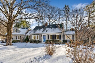 2270 Massachusetts Ave in Lexington, MA - Building Photo - Building Photo