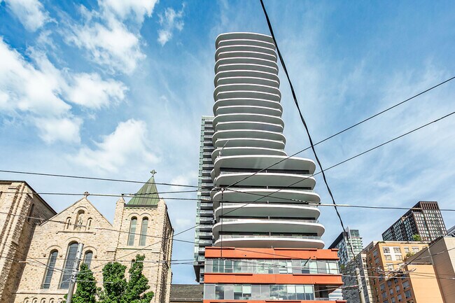 292 Dundas St W in Toronto, ON - Building Photo - Building Photo