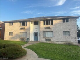 2000 20th St NW in Canton, OH - Building Photo