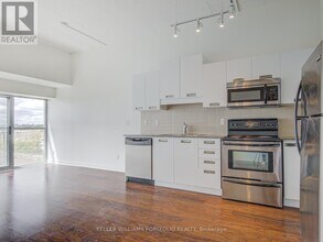 2-712 Fieldway Rd in Toronto, ON - Building Photo - Building Photo