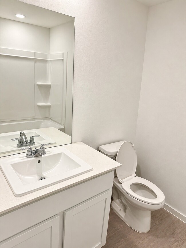 22724 Hackberry in New Caney, TX - Foto de edificio - Building Photo