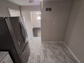 9801 Gloucester Dr in St. Louis, MO - Building Photo - Building Photo