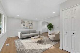 500 Colgate Ct in Hoffman Estates, IL - Building Photo - Building Photo