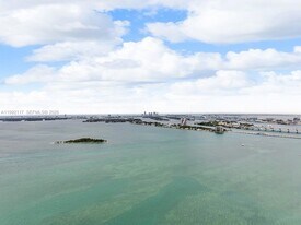 711 NE 23rd Terrace, Unit 3802 in Miami, FL - Building Photo