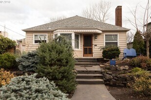 6600 SE 22nd Ave in Portland, OR - Building Photo