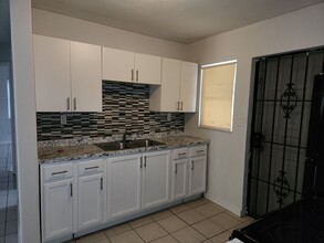 444 Van Buren St in Ft. Myers, FL - Building Photo - Building Photo