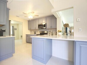 218 S Sequoia Dr in West Palm Beach, FL - Building Photo - Building Photo