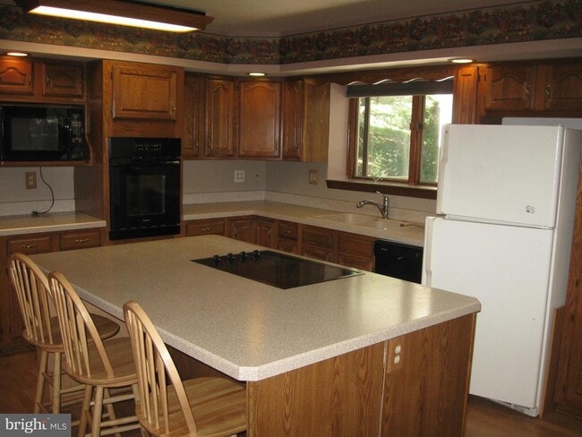 property at 552 Molasses Hill Rd