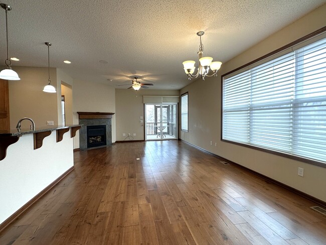 6218 Shadyview Ln N in Maple Grove, MN - Building Photo - Building Photo