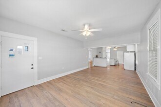 4905 Bernardo De Galvez Ave in Galveston, TX - Building Photo - Building Photo