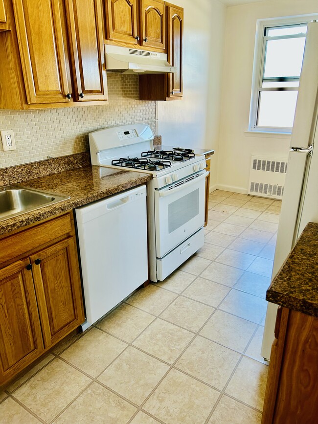 72 Croton Ave, Unit 1C