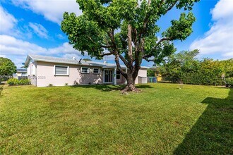 5215 SW 128th Ave in Miami, FL - Building Photo - Building Photo