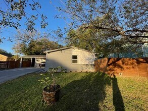 2910 Pecan Springs Rd in Austin, TX - Building Photo - Building Photo