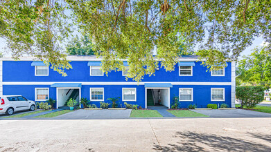 Urban Heights Apartments in Tampa, FL - Foto de edificio - Primary Photo