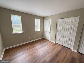 14807 Rydell Rd in Centreville, VA - Foto de edificio - Building Photo