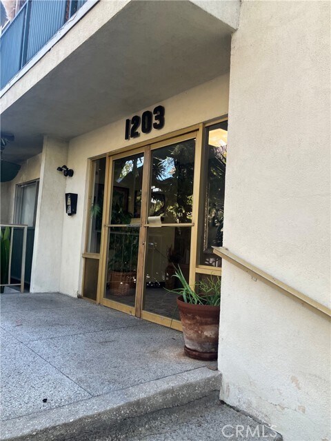 1203 Kings Rd-Unit -303 in West Hollywood, CA - Building Photo - Building Photo
