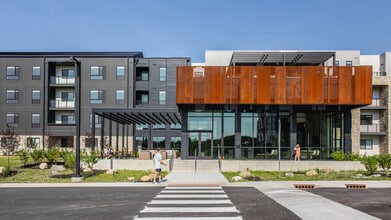 Sylo in Zionsville, IN - Foto de edificio - Building Photo