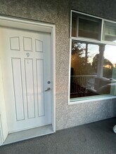 971-971 Finlayson St in Victoria, BC - Building Photo - Building Photo