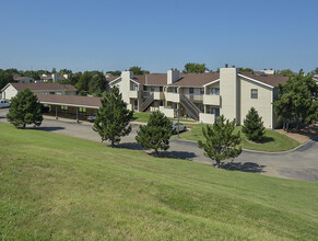 Eagle Creek in Wichita, KS - Foto de edificio - Building Photo