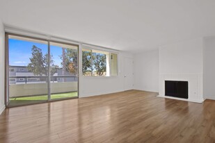 1049 21st St in Santa Monica, CA - Building Photo