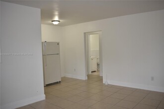 16851 NE 21st Ave in North Miami Beach, FL - Building Photo - Building Photo