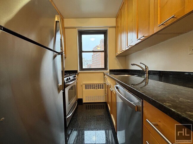 Fourth Avenue, Unit 11B in New York, NY - Foto de edificio - Building Photo