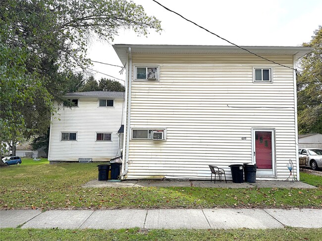 property at 609 N Nanticoke Ave