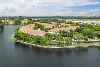 Bridgewater at Lake Osborne in Lake Worth, FL - Foto de edificio - Building Photo