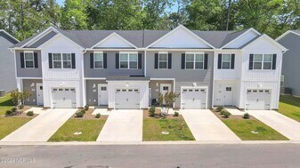 5039 McGarvey Ct in Leland, NC - Building Photo