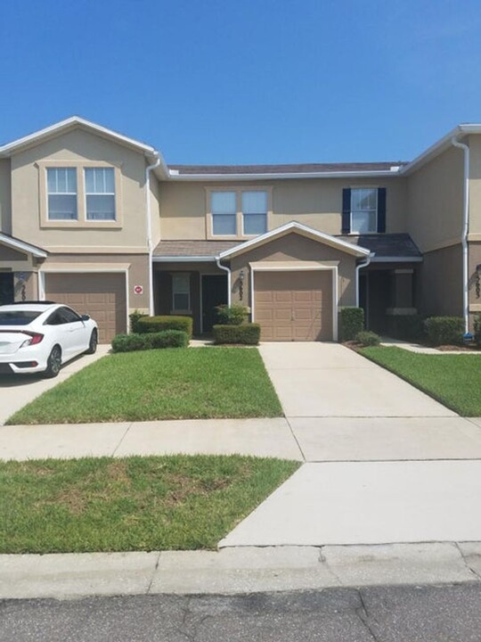 1500 Calming Water Dr in Fleming Island, FL - Building Photo