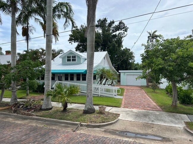 221 Durrance St in Punta Gorda, FL - Building Photo - Building Photo