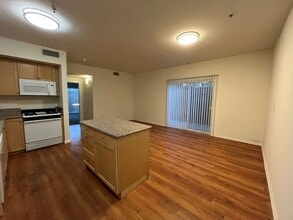 MASON (10227) APT in Chatsworth, CA - Building Photo - Interior Photo