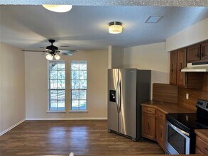 1047 Pr 3022 Elgin in Elgin, TX - Building Photo - Building Photo