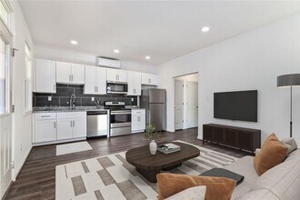 1060 Grant Way SE in Atlanta, GA - Building Photo - Building Photo