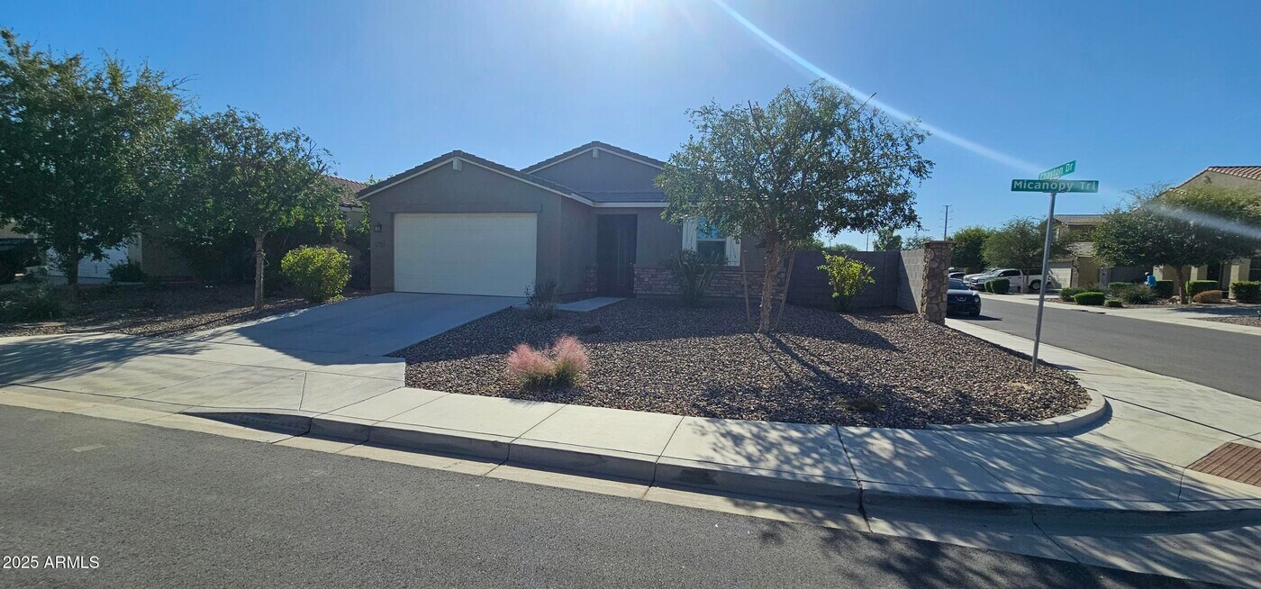 735 W Micanopy Trl. in Queen Creek, AZ - Building Photo