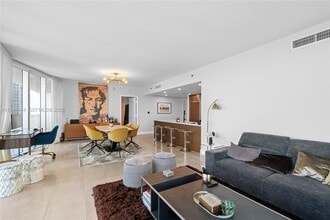 465 Brickell Ave in Miami, FL - Building Photo - Building Photo