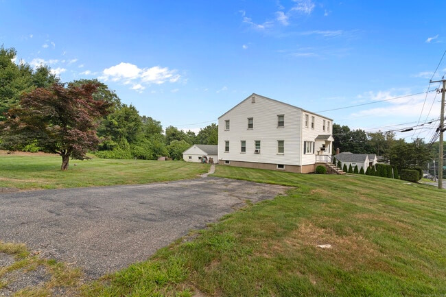290 Buckingham St in Watertown, CT - Building Photo - Building Photo