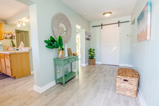 142 Atlantic Ave in Indialantic, FL - Foto de edificio - Building Photo