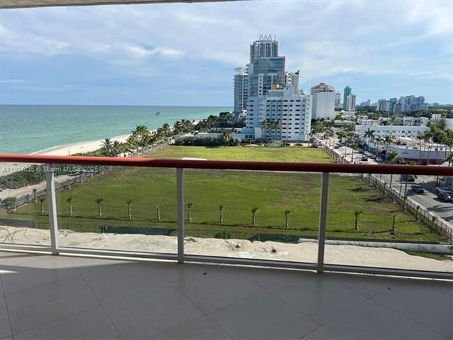 6767 Collins Ave in Miami Beach, FL - Building Photo - Building Photo