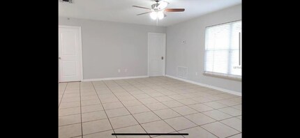 2749 Sweet Springs St in Deltona, FL - Foto de edificio - Building Photo