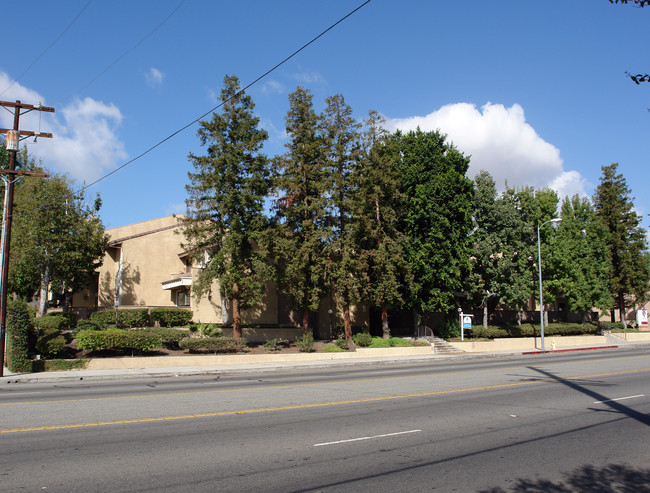 Topanga Townhomes in Chatsworth, CA - Building Photo - Building Photo