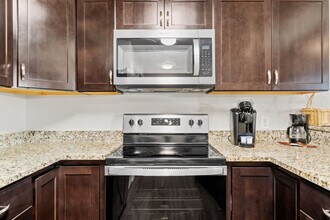 5218 Beach Dr in Panama City, FL - Foto de edificio - Building Photo