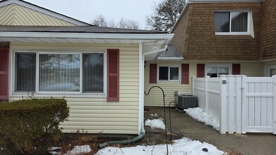 283 Storm Dr, Unit 283 in Holtsville, NY - Building Photo - Building Photo