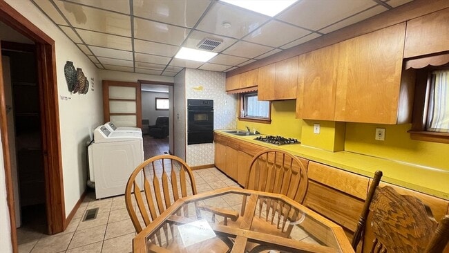 991 Main St, Unit 1 in Warren, MA - Building Photo - Building Photo