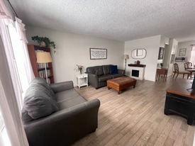 7110 S Gaylord St in Centennial, CO - Building Photo