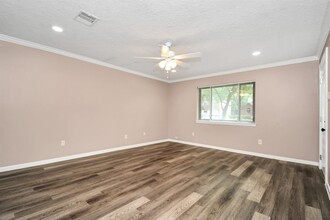 1906 Airline Dr in Katy, TX - Building Photo - Building Photo