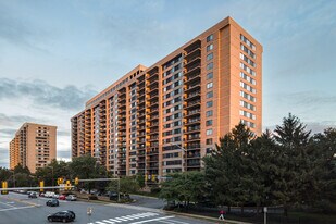 Skyline House in Falls Church, VA - Building Photo